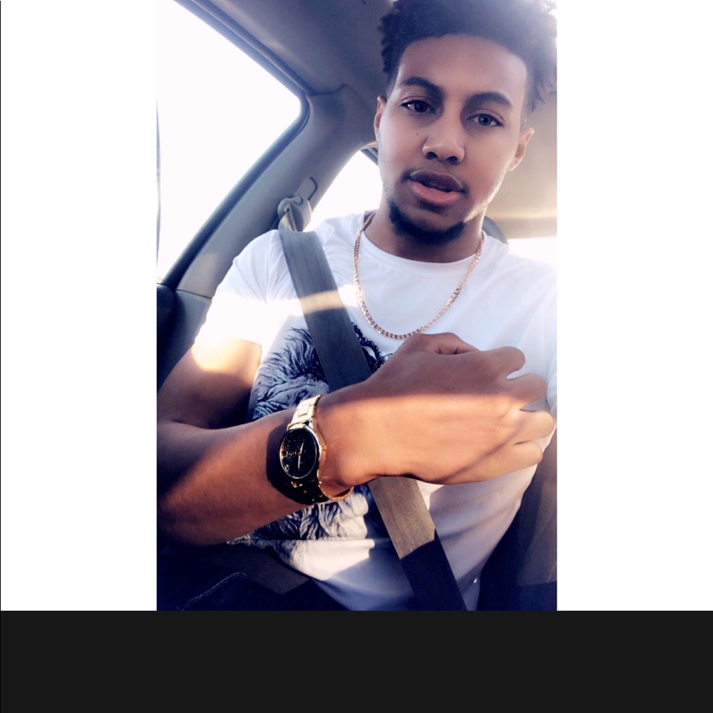 Meet your Posher, Deionte